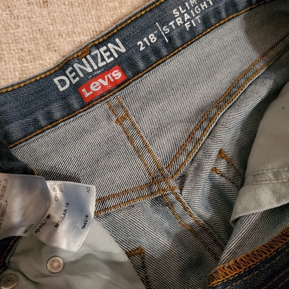 Levi Denizen 218 slim straight fit size 16 - Picture 5 of 5
